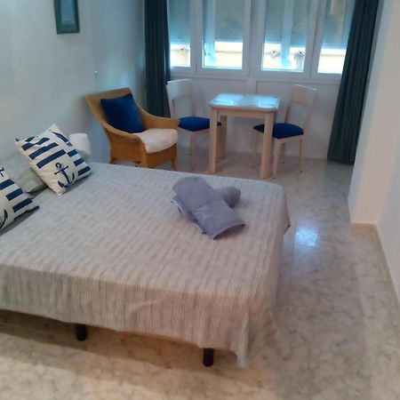 Los Cisnes Beach Studio 100M Playa Apartment Benalmádena Exterior photo