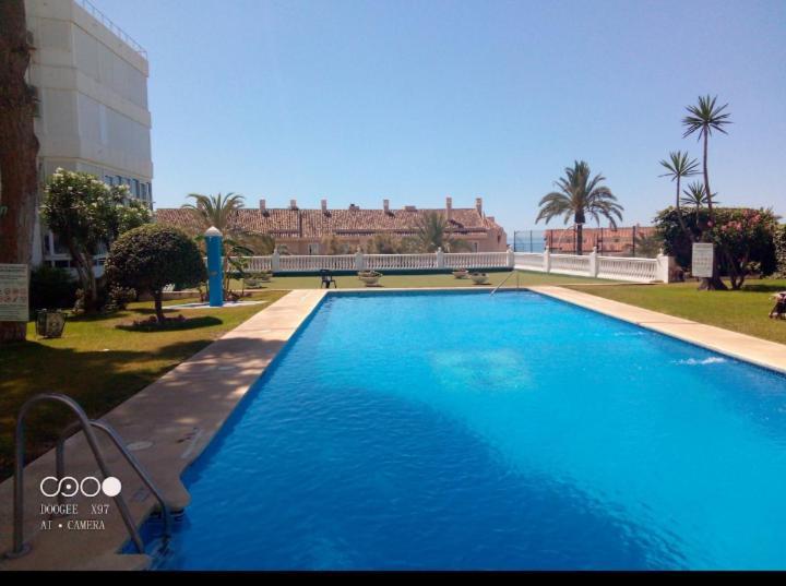 Los Cisnes Beach Studio 100M Playa Apartment Benalmádena Exterior photo